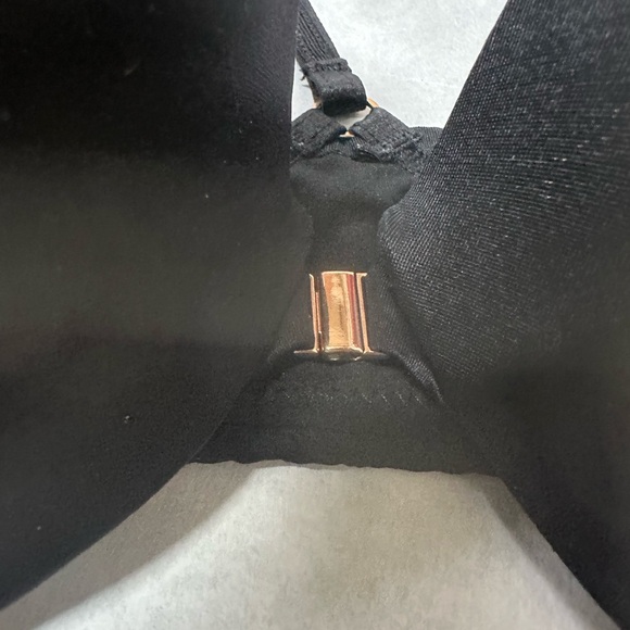 Victoria's Secret Black Strappy Back Bra - Picture 3 of 7